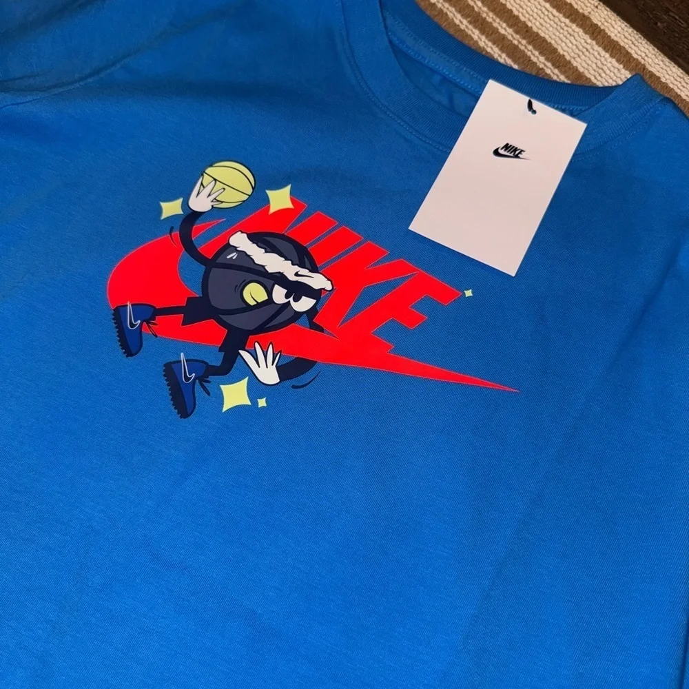 Nike NEW Boys Size Large Basketball Hoops Graphic Short Sleeve Blue Tee